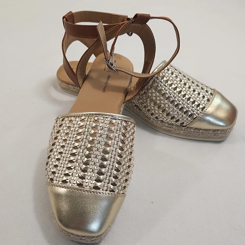 Time And Tru Gold Ankle Strap Espadrille Sandals. EUC. Size 8